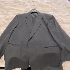 Men’s black/dark gray suit, 50L